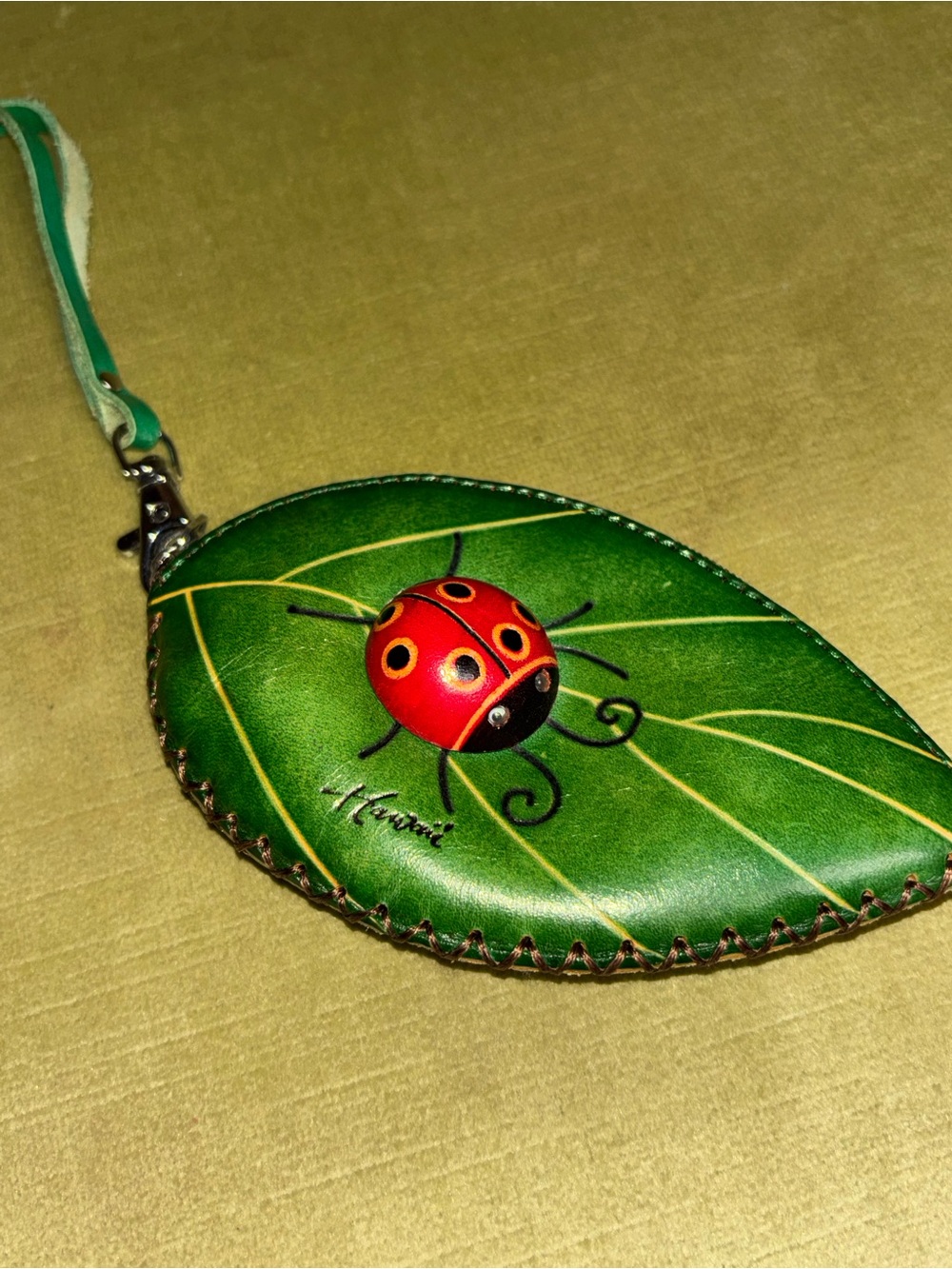 VINTAGE Green Red Genuine Leather Leaf Ladybug Coin Purse Size 5.5"L x 3"W